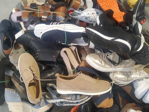 TFN Ventures Grade A used shoes and handbags warehouse photo 5