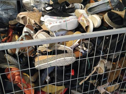 TFN Ventures Grade A used shoes and handbags warehouse photo 17