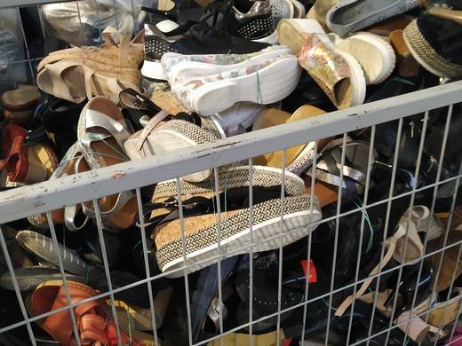 TFN Ventures Grade A used shoes and handbags warehouse photo 18
