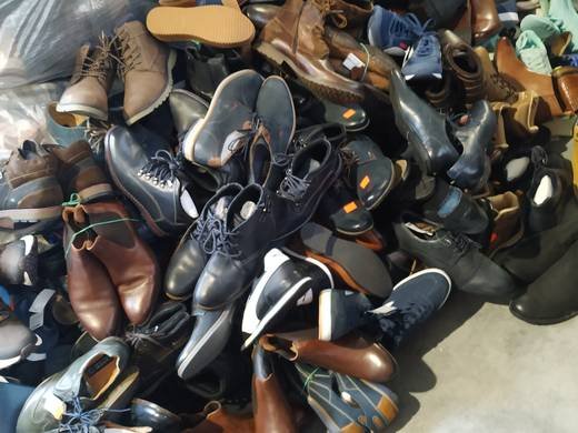 TFN Ventures Grade A used shoes and handbags warehouse photo 27